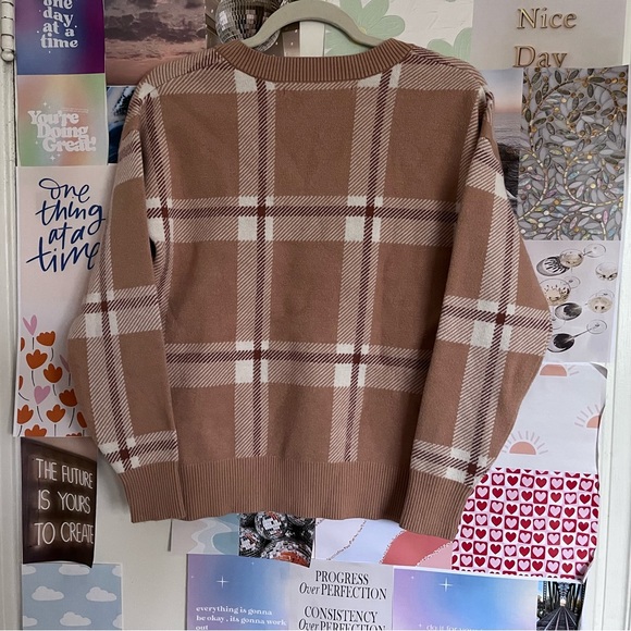 Max Studio plaid v-neck academia preppy sweater - Picture 5 of 5